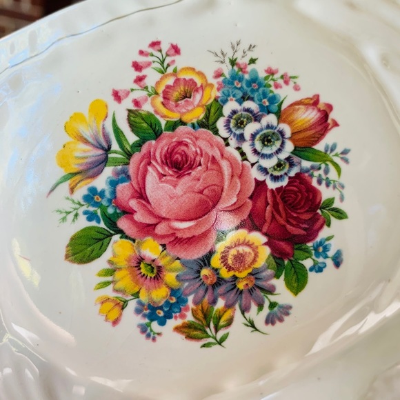 Vintage 1940s soup tureen serving dish with lid - Picture 6 of 12